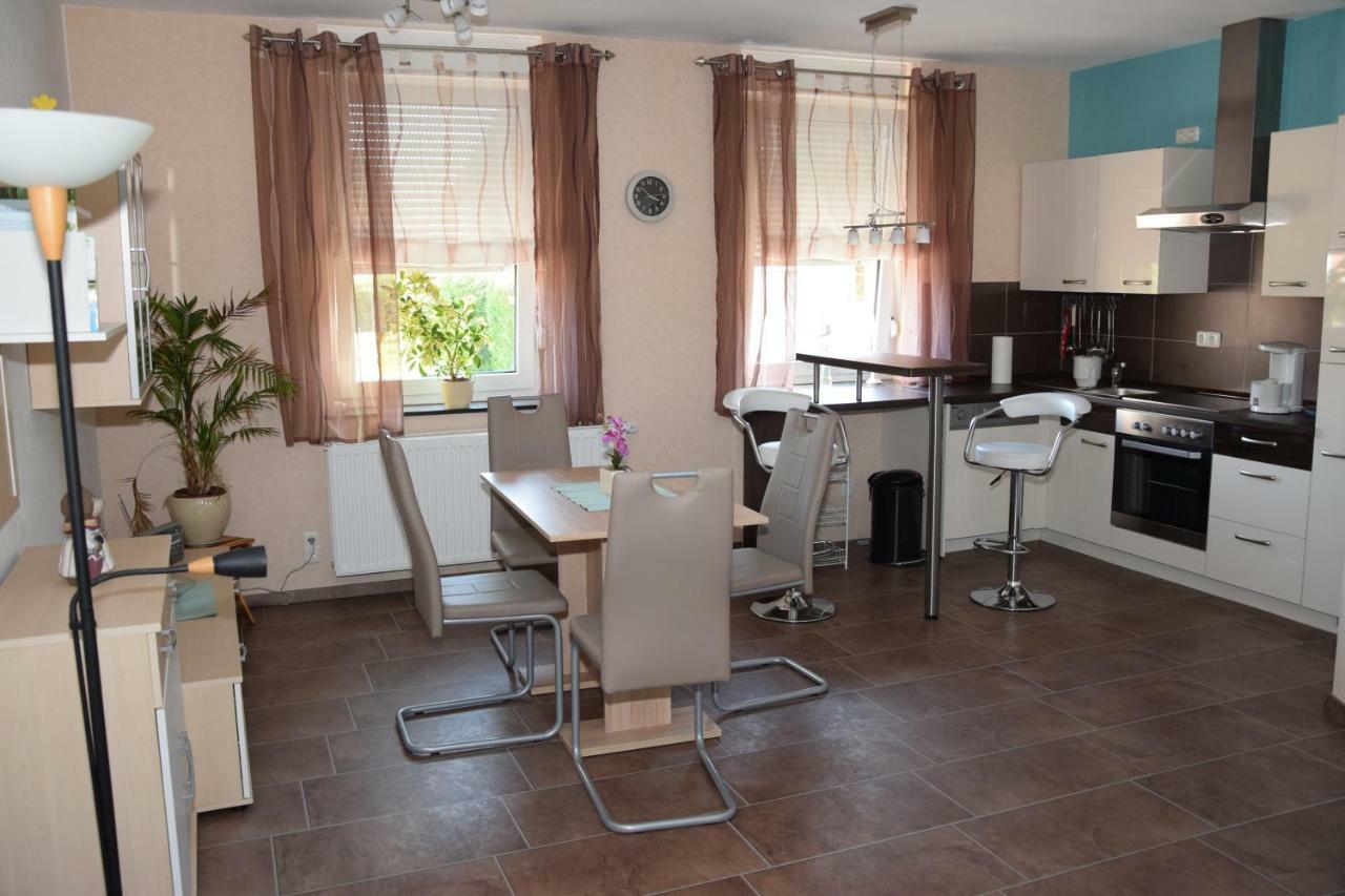 Moderne Und Sehr Gemuetliche Ferienwohnung Wattenbach Exterior foto